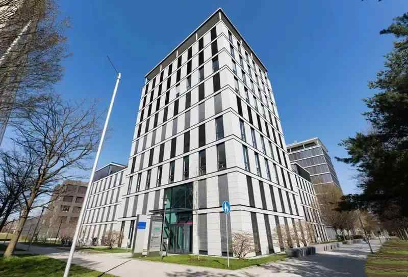  汽车圈焦点事件汇总：小米深度参与顶级赛事；国家调控成品油价格以稳民生；零跑慕尼黑创新中心扬帆海外。 汽车科技