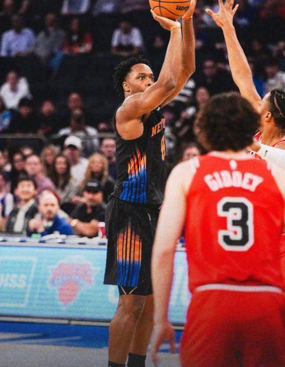 【战术深度】布伦森32分钟17+10:尼克斯无唐斯体系下的进攻重构与空间哲学 体育新闻