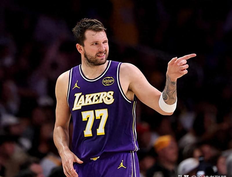 【技术犯规机制深度解析】东契奇16T触发禁赛：NBA经济惩罚体系与球员风险管理全揭秘