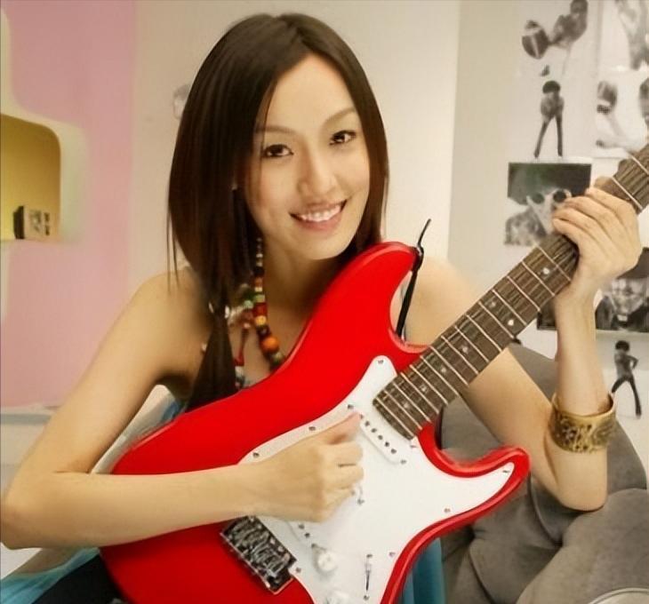  【人设运营复盘】从“哈佛才女”到“全网抵制”：范玮琪形象崩塌的技术性分析 娱乐新闻