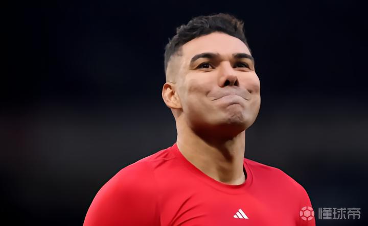 【深度】卡塞米罗亲述：防守中场的技术哲学与四年红魔生涯的战术价值 体育新闻