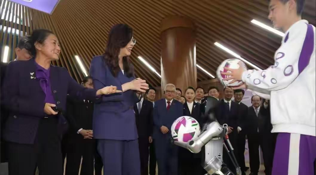  六天三城深度复盘：郑丽文访陆背后的科创逻辑与产业启示 新闻